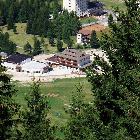 Hotel Cristallo Folgaria Extérieur photo