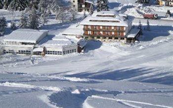 Hotel Cristallo Folgaria Extérieur photo